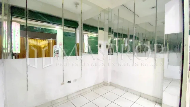 LOCAL COMERCIAL EN VENTA – AV. BOLOGNESI | GALERIAS "EL REY" - foto 3