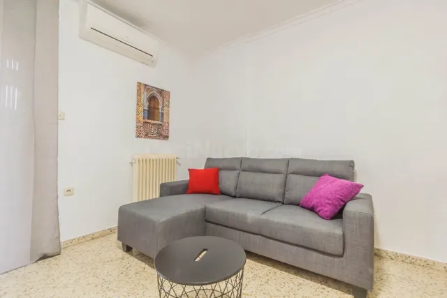 Estupendo piso de 3 habitaciones en Granada - foto 3