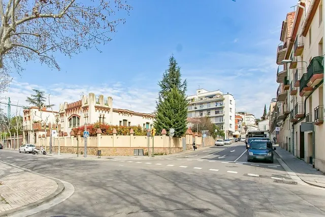 LOCAL COMERCIAL EN VENDA  A IGUALADA - PASSEIG VERDAGUER — 10
