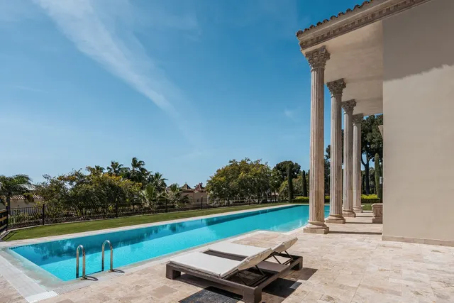 Chalet 7 habitaciones 2000m² en venta - Marbella — 13
