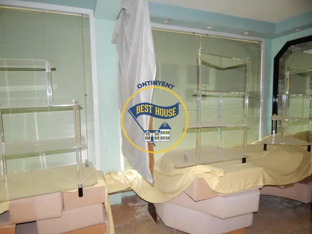 EXCELENTE LOCAL COMERCIAL POR TAMAÑO Y UBICACIÓN EN ONTINYENT. — 29