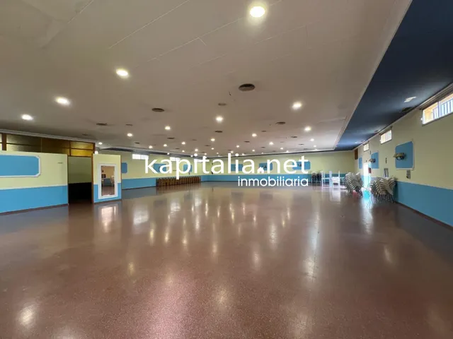 SALON DE EVENTOS EN ALQUILER O VENTA EN GENOVES A 5 MINUTOS DE XATIVA — 40