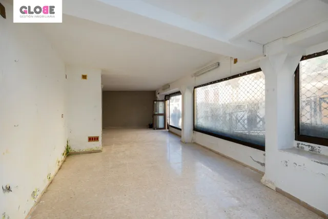 Espectacular edificio a 3 calles con vivienda y locales comerciales en pleno centro de Alhama — 2