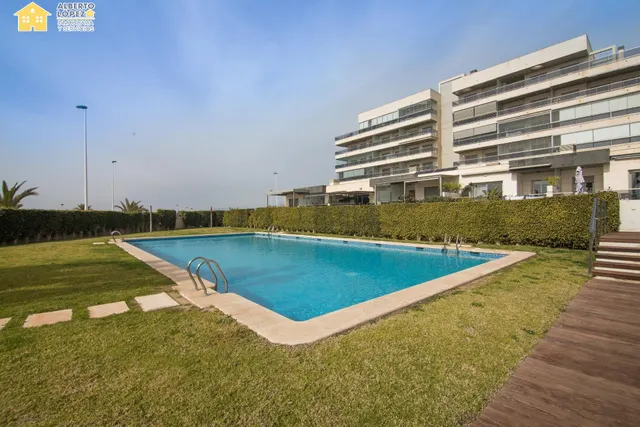 Vivienda en alquiler de larga temporada en Arenales del Sol. — 31