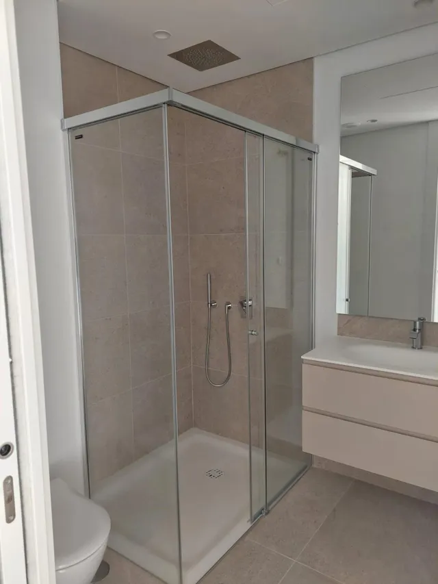 Espectacular Ático de Lujo con solarium, piscina privada y vistas al mar. 4 dormitorios y 4 baños. Benahavis — 11