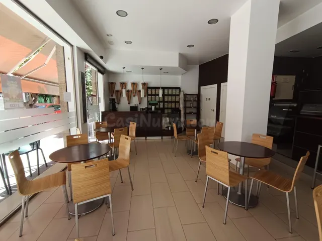 Local en Reina Victoria — 3