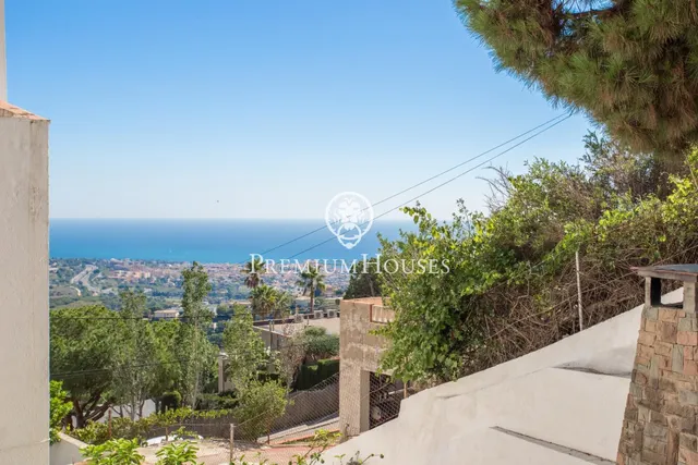 Espectacular Casa en Alella con Vistas al Mar y Dos Vivienda - foto 4