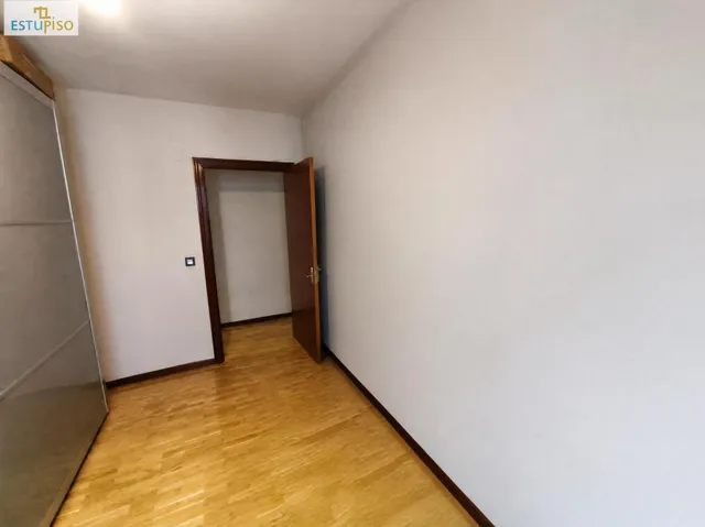 ¡TU OPORTUNIDAD EN SALBURUA! 85m2-3 habitaciones, SUR, garaje y trastero incl. - Urbanización zonas verdes  + Trastero 16m2 — 17