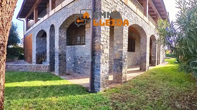 Majestuosa Villa en Alpicat — 12