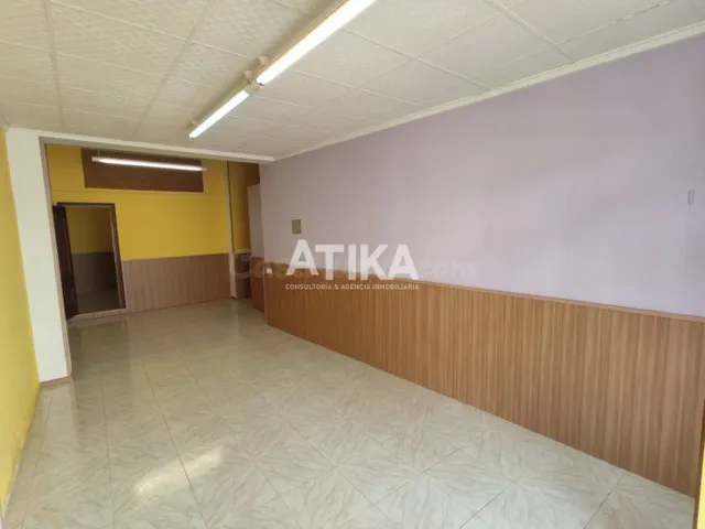 LOCAL COMERCIAL EN VENTA EN ZONA CÉNTRICA. — 2