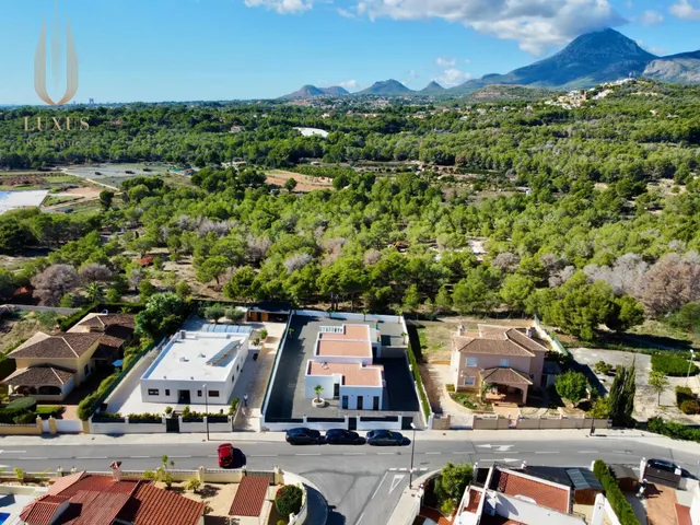 Villa en una sola planta con privacidad y bonitas vistas — 44