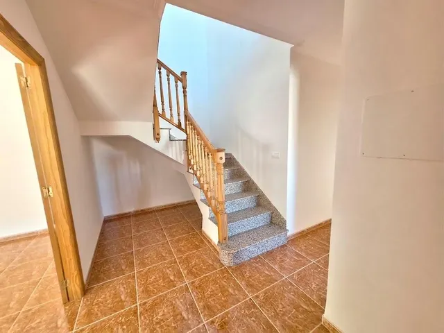 Oportunidad: Bungalow de esquina, a estrenar, en Pinoso | 4 dormitorios, 2 baños y garaje — 9