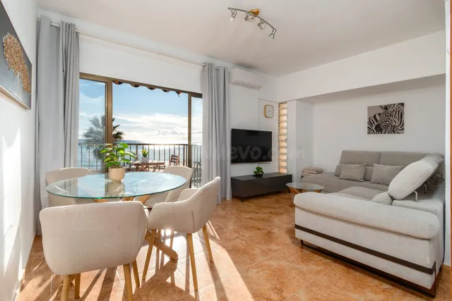 Apartamento frente al mar en Fuengirola - 2 dormitorios y 70m² — 4