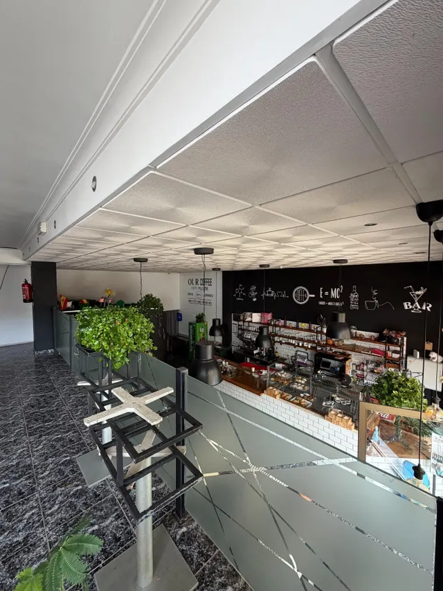 Bar-cafetería con obrador de panadería y pastelería en traspaso en la camella, Arona — 12