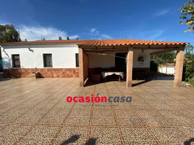 Espectacular parcela con casa, piscina y olivos — 7