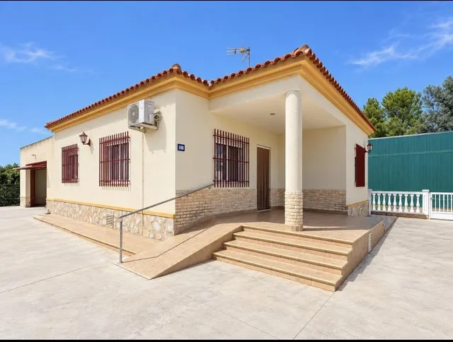 DOS CHALETS CON PISCINA, LA MATANZA, ORIHUELA — 44