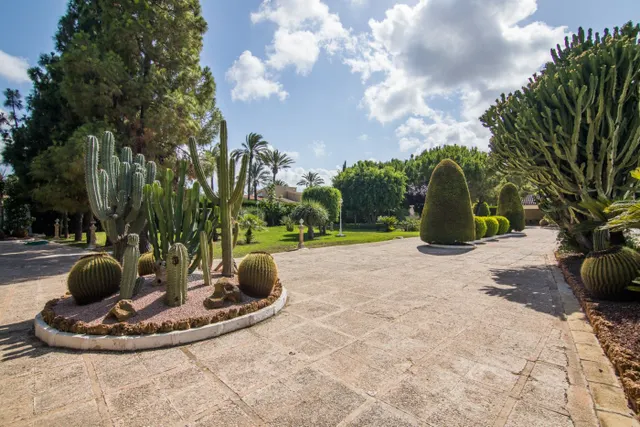 ¡villa de lujo con jardín botánico, piscina y pista de tenis en alzabares! — 12