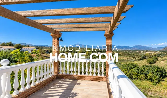 Villa independiente en una sola planta con piscina privada, jardín y licencia turística en Alhaurín de la Torre — 13