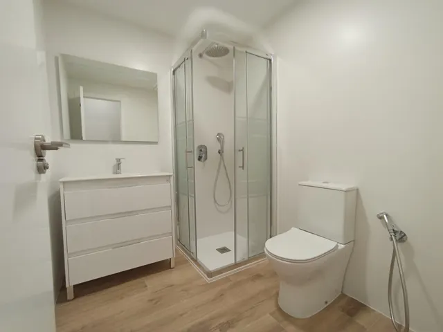 SE ALQUILA COQUETA VIVIENDA REFORMADA CON MUEBLES DE DISEÑO Y PLAZA DE GARAJE     ( DIPONIBLE EN NOVIEMBRE) — 16