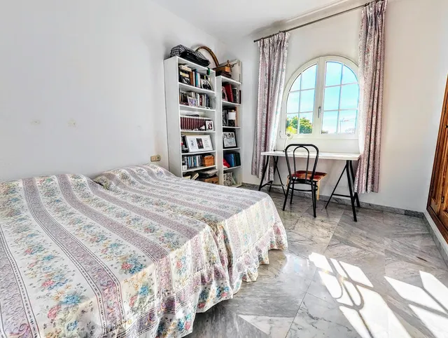 Chalet 4 habitaciones 206m² en venta - Centro — 28