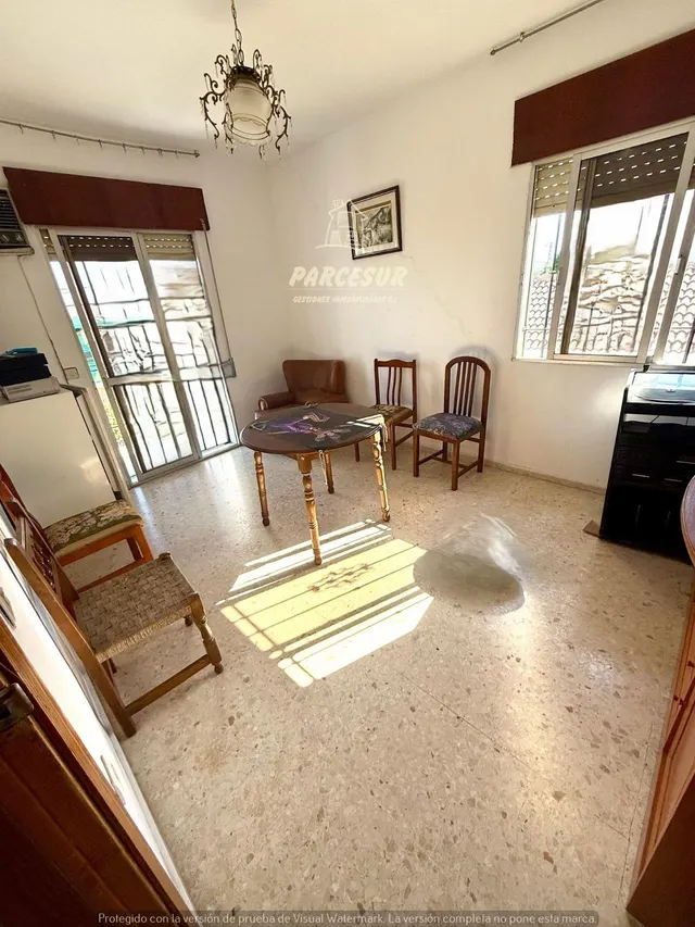 ZONA HIGUERON -Oportunidad única en el corazón del barrio! Casa + negocio en venta — 33