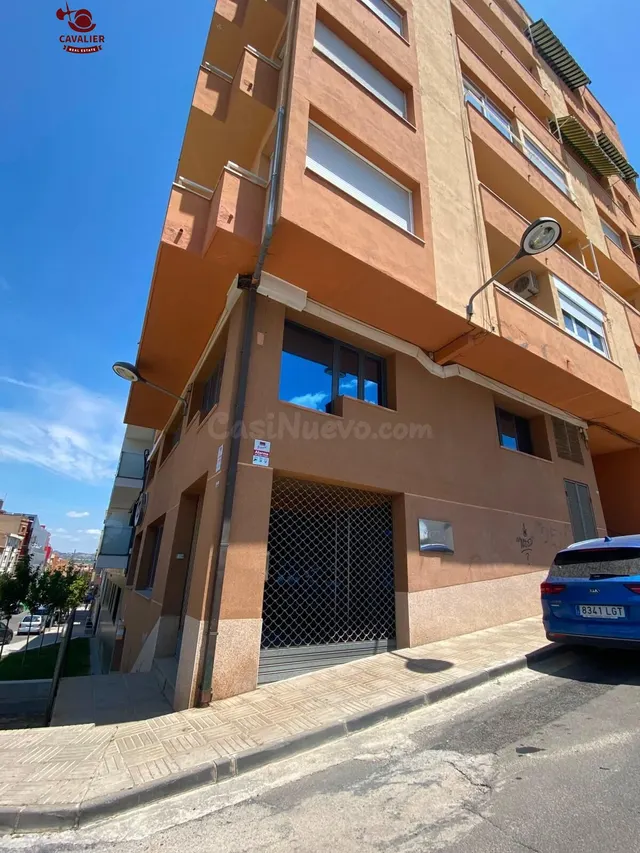 Local de 165m2 en 2 plantas en el Corazón de Binefar, Huesca — 2