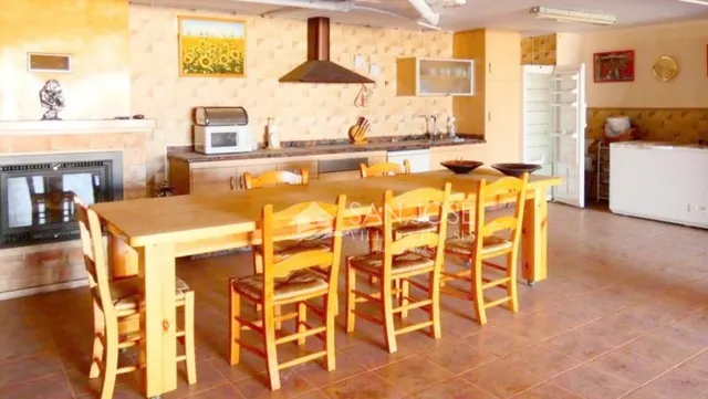 SE VENDE ESPECTACULAR CHALET EN PINOSO. — 6
