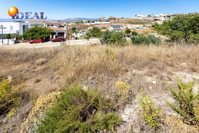 Venta de solar urbano en La Zubia (Zona Altos de La Zubia) — 20