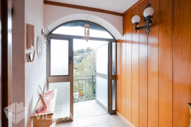 Casa adosada con jardín, terraza y vistas a la montaña — 10