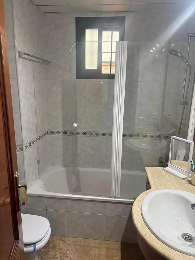Piso junto a maría la judia, con garaje, trastero y piscina — 22