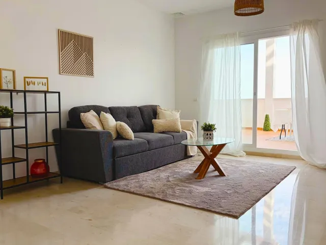 Bajo elevado con gran terraza, vistas al mar y parking privado en Benalmádena Pueblo — 17