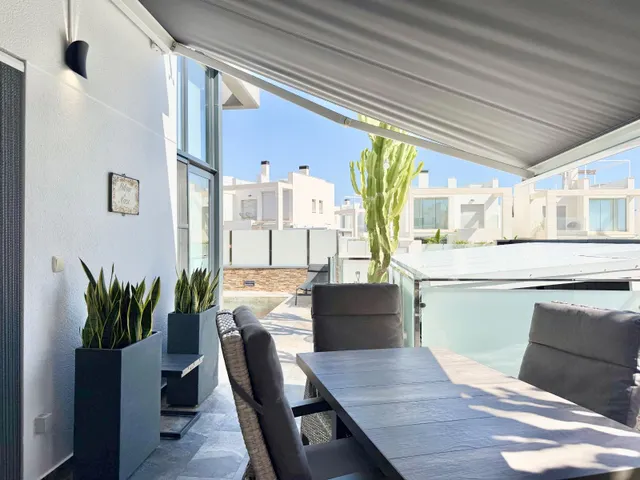 Villa 3 habitaciones 132m² en venta - Lomas de Cabo Roig — 46