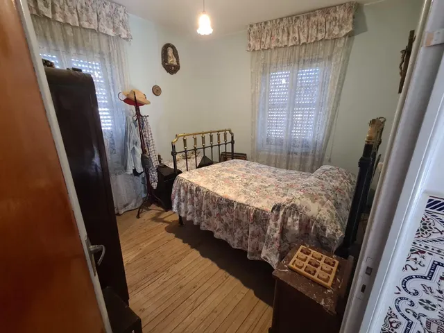 SE VENDE CASA EN VALENCIA DE DON JUAN, 2 PLANTAS, COCHERA, MERENDERO, MUCHAS POSIBILIDADES — 30