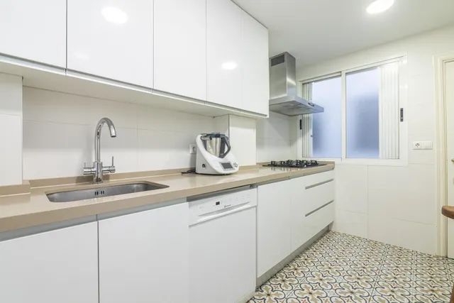 Te presentamos tu nueva casa en el centro: ascensor, 3 habitaciones (con posibilidad de 4), 2 baños, trastero.... y excelentes calidades!!!! — 9