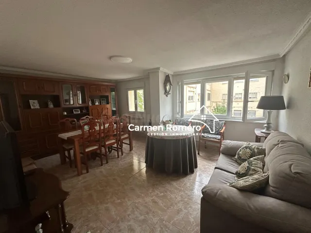 Piso 2 dormitorios Barrio la Vega - foto 2