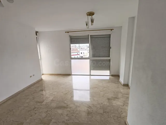 Piso sin amueblar y con garaje opcional
