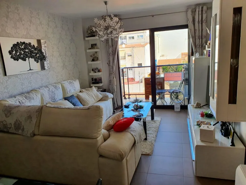 Apartamento de 2 dormitorios en venta en Benidorm Centro con plaza de parking y trastero