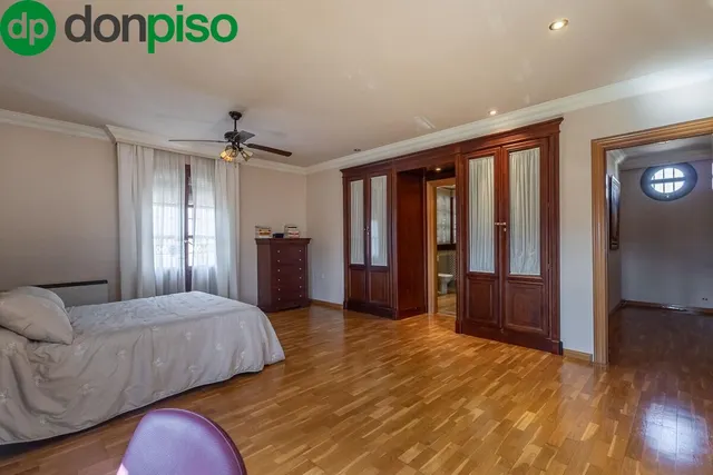 INCREÍBLE CHALET INDEPENDIENTE EN ZONA PRIVILEGIADA — 21