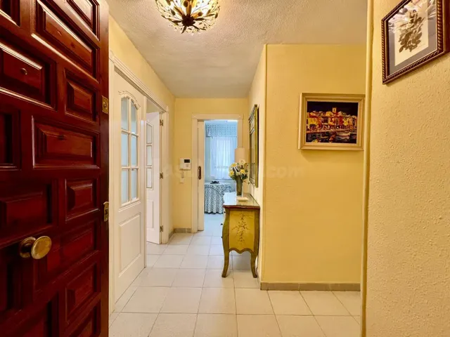 ¡PRIMERA LINEA! ESPACIOSA VIVIENDA CON VISTAS AL MAR PRIVILE - foto 5