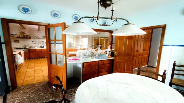 Sensacional villa en urbanización Santa Bárbara. / HH Asesores inmobiliarios. — 36