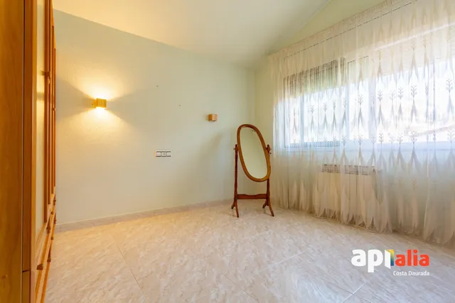 CHALET EN EL CENTRO DE SALOU 5 habitaciones — 45