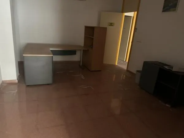 Centro de trabajo, local comercial — 7