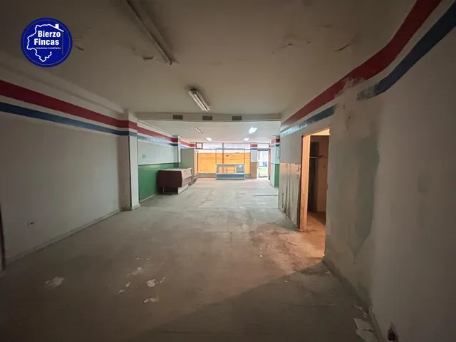 Se vende local en zona alta de Ponferrada — 7