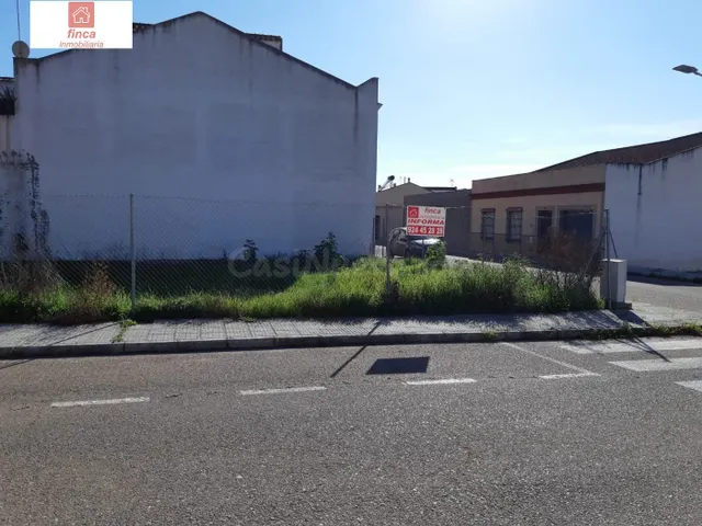 MONTIJO, SOLAR DE ESQUINA, ZONA EL VALLE. - foto 3