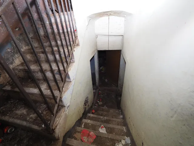 SE VENDE CASA INDEPENDIENTE EN SANT QUINTI DE MEDIONA — 14