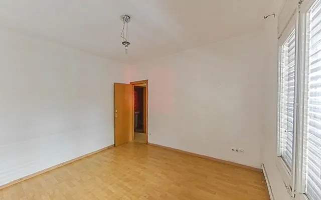 SE VENDE PISO EN BARCELONA, ZONA BON PASTOR — 3