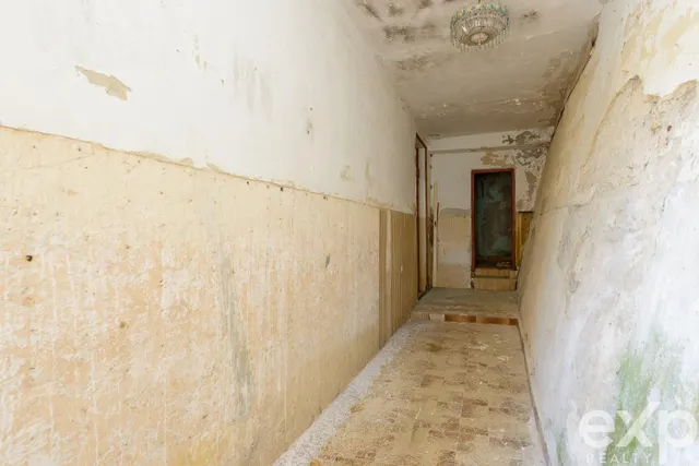 Casa con finca de 4.749 m2, cochera y granero en san martín del rey aurelio — 33