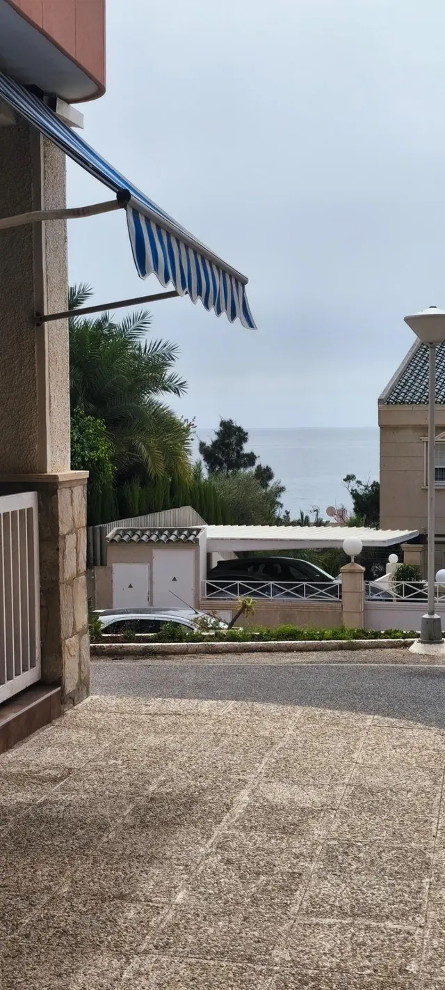 ¡Espacio para todos! Gran planta baja con porche y parking — 33