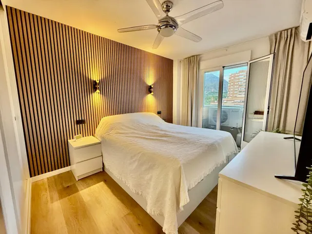 Apartamento reformado con vistas al mar, terraza y parking incluido en poniente, Benidorm — 18