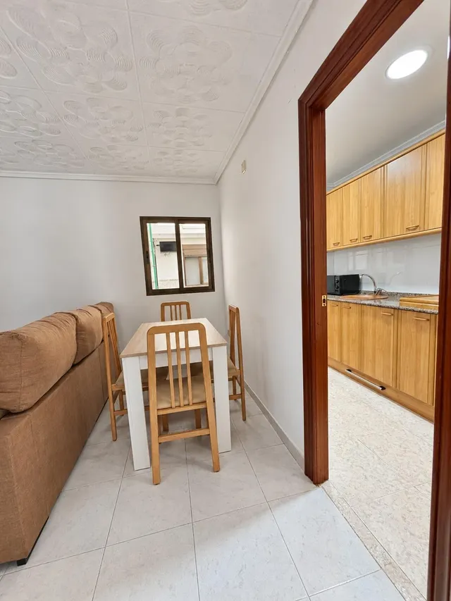 Piso de 4 habitaciones con ascensor y patio en Benicalap — 19